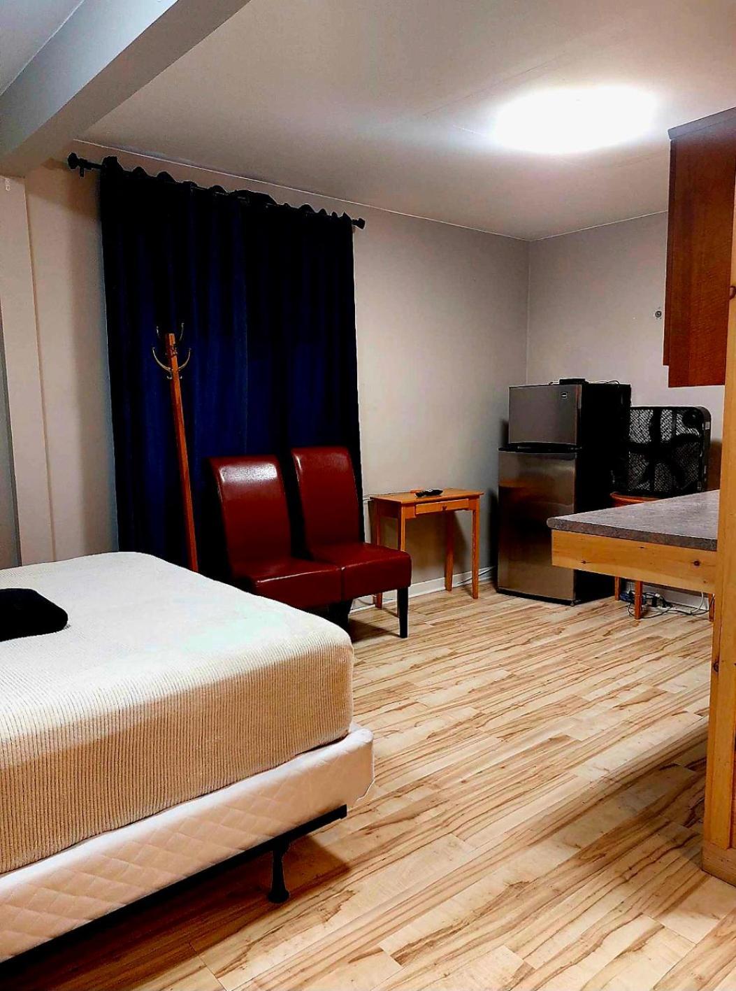 Earthquest Lodge Port Burwell ภายนอก รูปภาพ