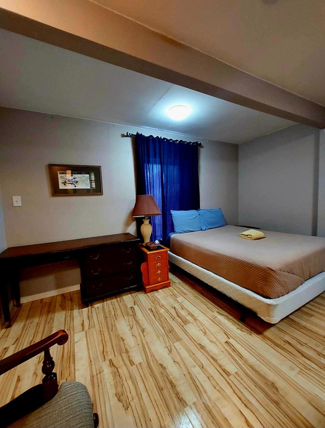 Earthquest Lodge Port Burwell ภายนอก รูปภาพ